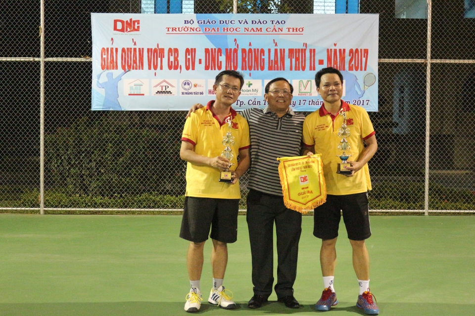 Áo thun đồng phục sinh viên trường Đại Học Nam Cần Thơ 6 Áo thun đồng phục sinh viên trường Đại Học Nam Cần Thơ