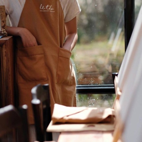 Ảnh tạp dề đồng phục Workshop Lê Thơ tại Đà Lạt