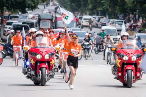 Áo đồng phục FPT 30 năm Tiên phong