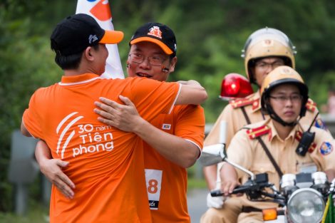 Áo đồng phục FPT 30 năm Tiên phong