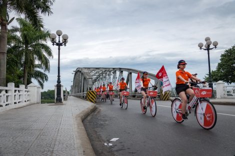 Áo đồng phục FPT 30 năm Tiên phong