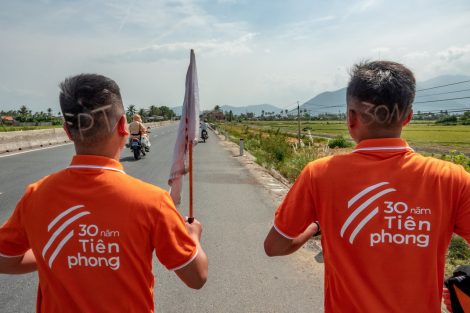 Áo đồng phục FPT 30 năm Tiên phong