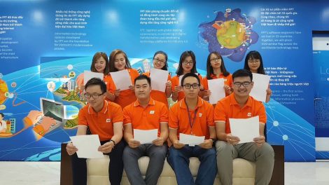 Áo đồng phục FPT 30 năm Tiên phong