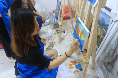 Đồng phục tạp dề Trung Tâm Dạy Vẽ Mỹ Thuật Bụi tại Hà Nội 39 Đồng phục tạp dề Trung Tâm Dạy Vẽ Mỹ Thuật Bụi ở TpHCM