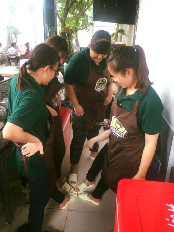 Tạp dề đồng phục nhân viên Quán Huha Coffee tại Quận Gò Vấp