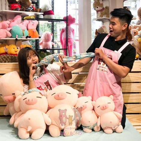 Tạp dề đồng phục nhân viên cửa hàng Gia Đình Gấu Bông tại Quận 10