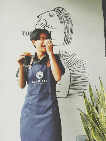 Tạp dề đồng phục nhân viên Kaffe Lab tại Bình Dương